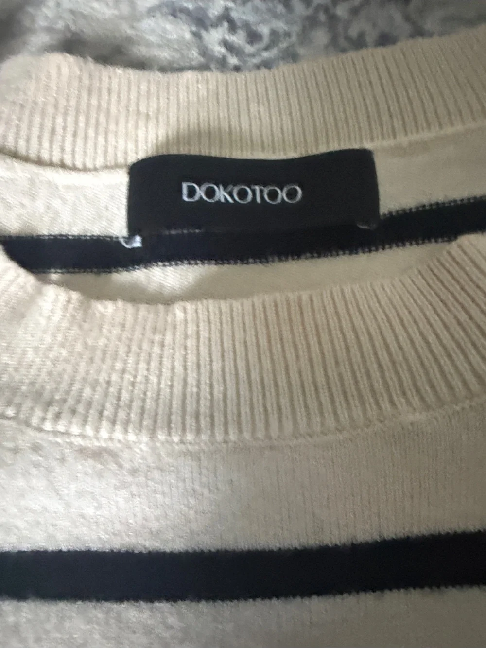 Dokotoo crew neck